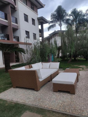 Life 207 Apartamento em resort à beira lago